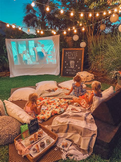 outdoor movie night party ideas