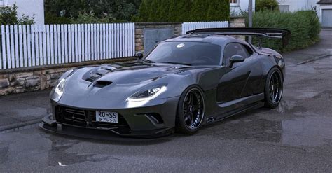Dodge Viper Widebody Stealthily Blends In With Quiet Neighborhood