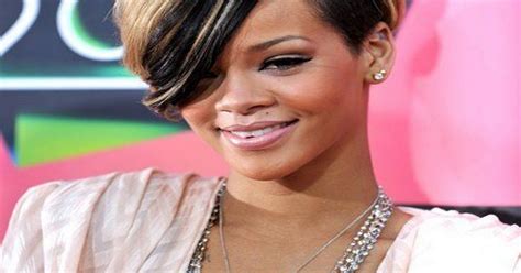 Rihanna What S Happened Singer Rushed To Hospital Ok Magazine