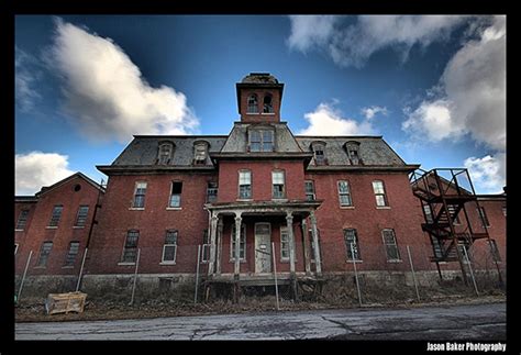 9 Haunted Insane Asylums You Should Never Spend The Night