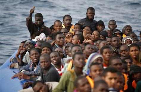 Sbarchi Nella Notte A Lampedusa Oltre Mille Persone Soccorse