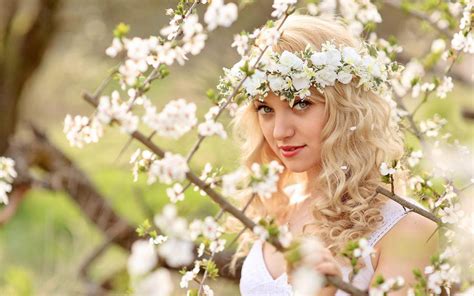 Download Beautiful Girl In Flowers Field Wallpaper In People Happy