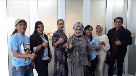 Kutipan di atas berlatar suasana menegangkan di mana terjadi kecelakaan gardu listrik di belakang sekolah yang hampir mengenai seli dan raib. Film ''Petualangan Si Kembar'' Bisa Jadi Sarana Edukasi di ...