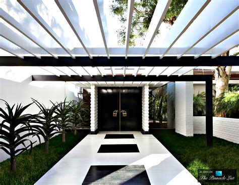 Here are five things we learned from the couple's home decor style. Ellen DeGeneres's House