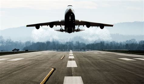 It's easy don't ruin it! Pilot Error During Take-Off Put The Lives Of 190 ...