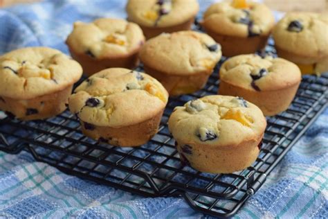 They are gluten free and naturally sweetened using honey and peanut butter. Peach & Blueberry Muffins - Natvia - 100% Natural ...