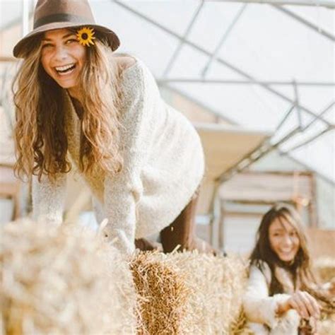 22 Insta Captions For October And All The Fall Things Fall Photoshoot