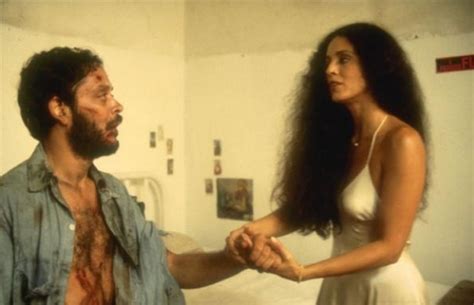 Raul Julia And Sonia Braga In Kiss Of The Spider Woman Kiss Of The
