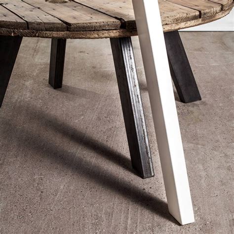 This table connects minimalistic style with unique design. Table legs rectangle 40 cm