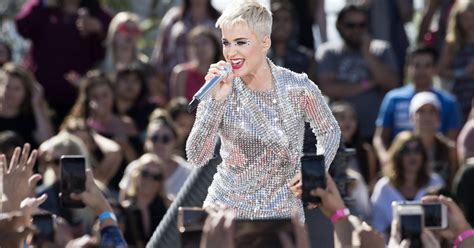 Katy Perry Breaks 100 Million Twitter Followers Mark CBS San Francisco