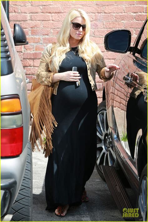 Jessica Simpson Baby Bumpin Office Stop With Family Photo Celebrity Babies Eric