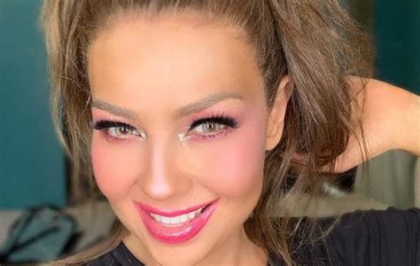 Thalía Mostra Vídeo Do Marido Fugindo De Sua Gripe Ofuxico