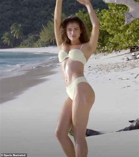 Sports Illustrated Swimsuit Features First Ever Transgender Model Daily Mail Online