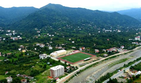 Gece saatlerinden itibaren devam eden sağanak yağış ayancık ilçesini vurdu. Artvin'de devlet de sele kapıldı