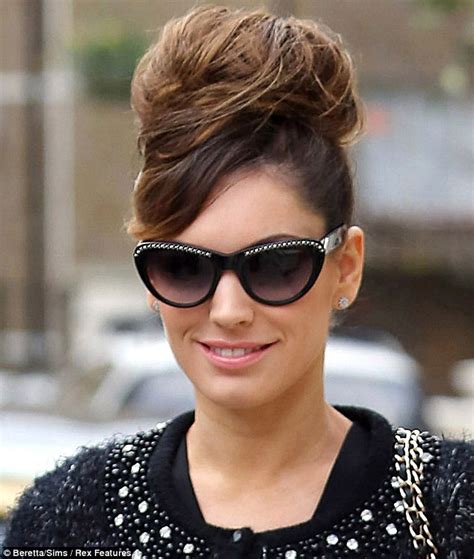 Kelly Brook Ditches Her Crazy Horse Look And Goes All Audrey Hepburn