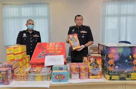 Posted on april 4, 2011 by tv smith. Polis Batu Pahat tahan empat lelaki jual mercun | Utusan ...