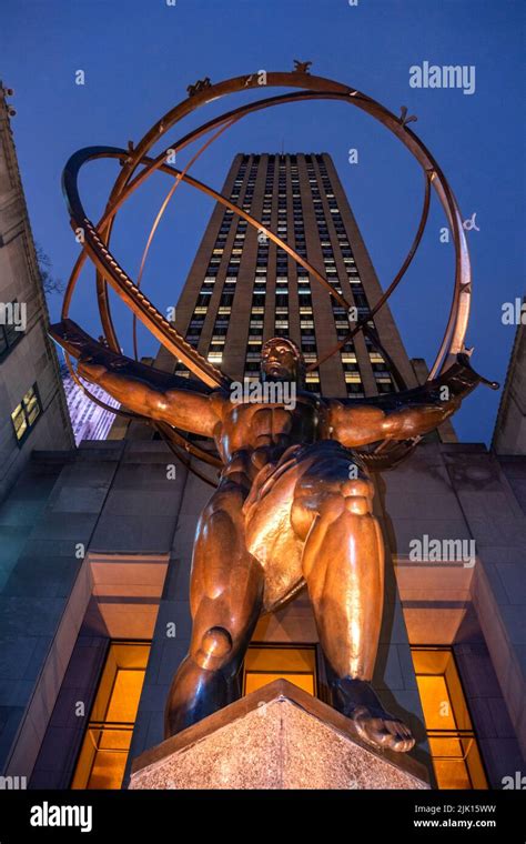Bronze Statue Rockefeller Center Hi Res Stock Photography And Images