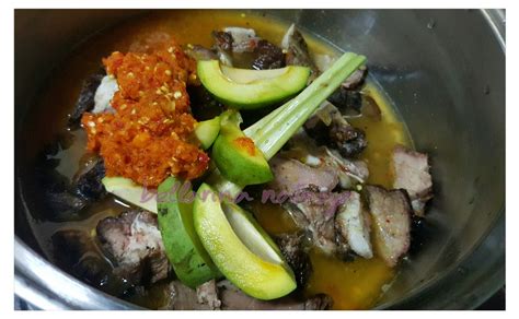 Ayam masak lemak cili api negeri sembilan. Daging Salai Masak Lemak Cili Api (Smoked Meat with ...