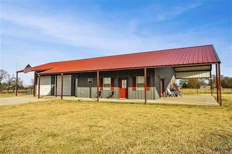 Far From A Boring Barn These 9 Texas Barndominiums Offer Stylish Digs
