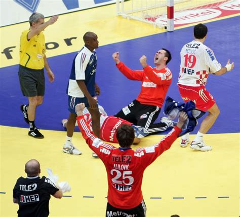 And the numerous french, spanish and german. THW Kiel / News: Kroatien zieht nach Sieg über Frankreich ...