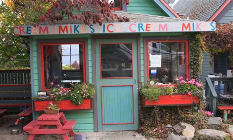 We read, question, research and train harder than any other pet store in oregon. Best Places To Eat & Drink In Hood River Oregon - AllTrips
