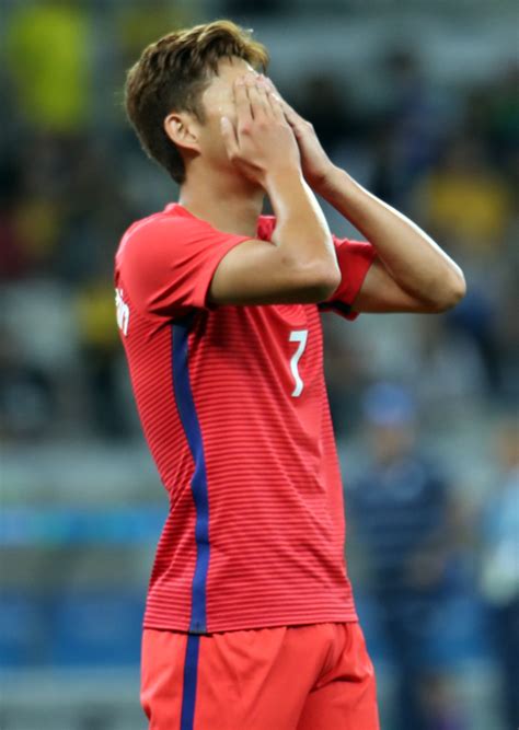 예전과는 다르게 국내 선수들의 유럽 진출이 가속화됐다.손흥민, 기성용, 이청용 등 많은 선수들이 유럽에서 좋은 활약을 보였다.그리고 구자철 역시 분데스리가에서 꽤나 짬밥좀 먹었다. 리우 올림픽 손흥민 앞세운 축구 대표팀, 골키퍼 선방에 막혀 4 ...
