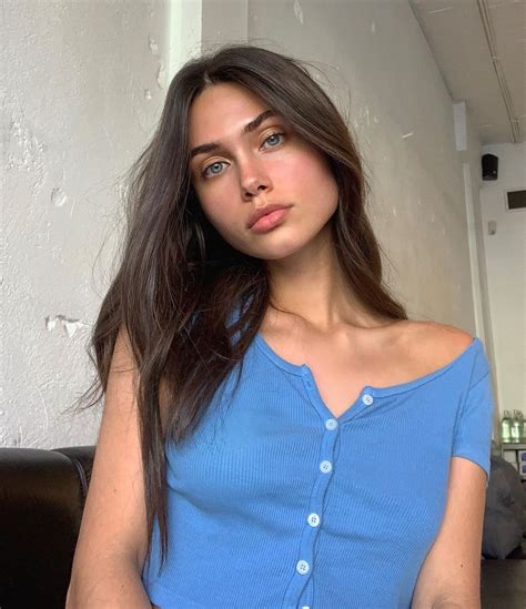 Vika Bronova On Instagram “then She Smiled 😊” Brown Hair Green Eyes