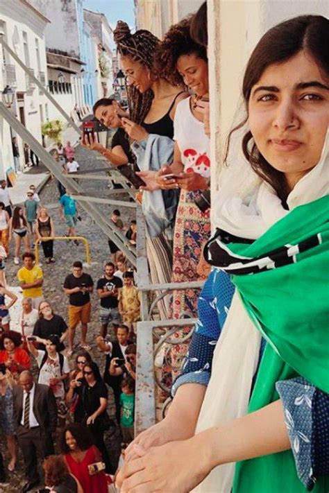 Pakistani activist malala yousafzai has garnered a special place in the international world with recently, malala featured on the cover of teen vogue and opened up about healing from trauma. Malala Yousafzai pose pour Vogue et c'est une grande ...