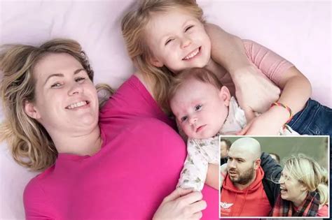 brave mum of two given months to live just weeks after giving birth had bowel cancer symptoms