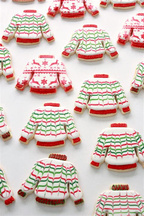 A roundup of 20 christmas cookie decorating ideas. Royal Icing Cookie Decorating Tips | Sweetopia