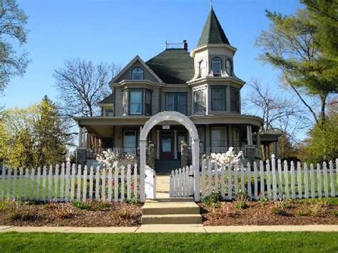 Victorian House White Picket Fence Victorian Manor Victorian Homes