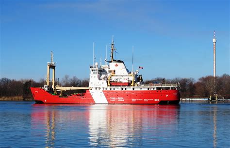 Griffon Canadian Coast Guard Vessel Putting Out Navigation Flickr