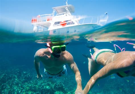 www.hibiscus-travel.com Sandals takes you out to some of the best reefs