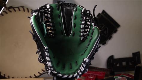 44 Pro Custom Baseball Glove Signature Series Black Green Ambidextrous