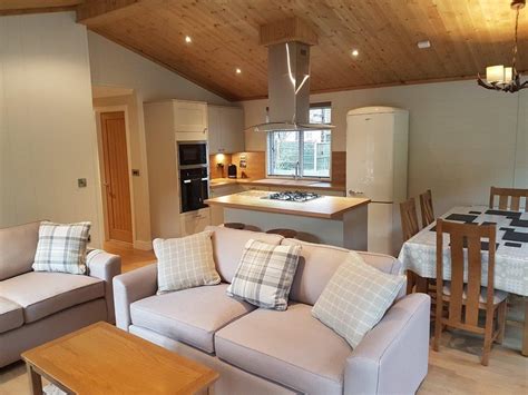 3 Bed Lodge In Betws Y Coed 10553311 Luxury Lodge With Hot Tub In