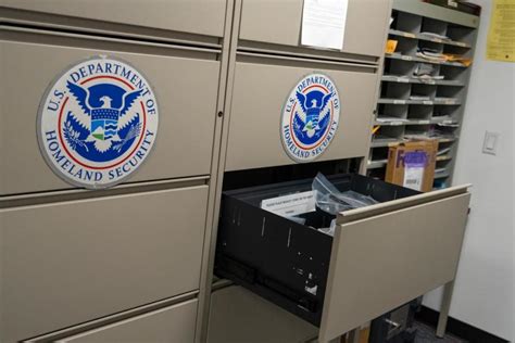 ‘give Yourself Time Inside Tsa Lost And Found And Why Its Important