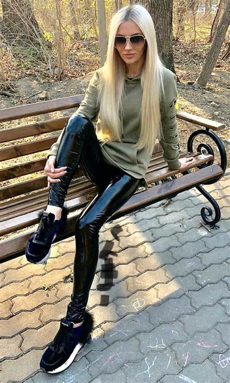 blonde in black pvc pants mädchen in leggings spanx leather leggings vinyl leggings liquid