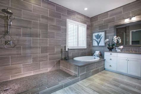 Find shower corner from a vast selection of bathtubs. 44 Primary Bathrooms with Corner Bathtubs (Photos)