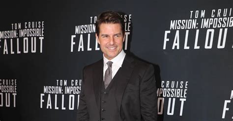 Tom Cruise Arrives At Top Gun Maverick Premiere Via Helicopter