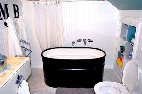 Hot tub furo bathtub swimming pool bathing, bathtub, angle, furniture, swimming pool png. Bathtubs Made From Horse Troughs | ... horse trough, you ...