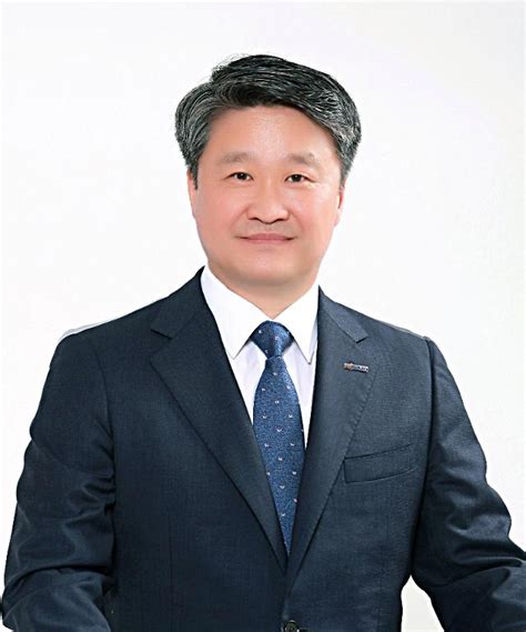 감염병 진단키트 및 등온증폭기 molecular scanner 바이오젠텍. 김학도 "K방역 수출유망기업 해외진출 적극 지원" - 아주경제