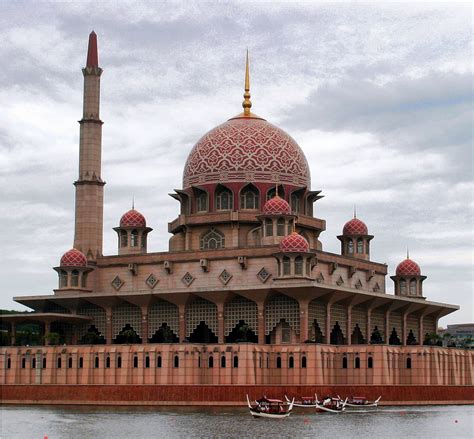 Seni Bina Masjid Putrajaya Leah Kerr