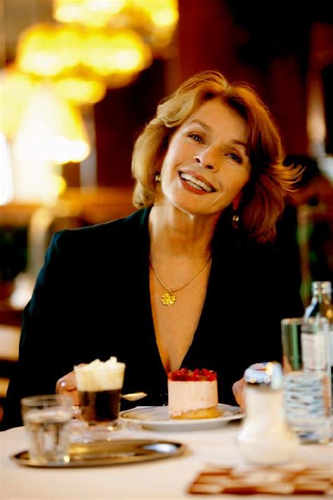 An seiner seite senta berger, die am 13. München · Eine Prise Hollywood - Senta Berger über die ...