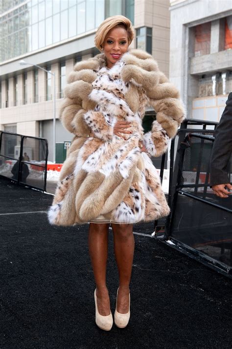 How Mary J Blige Went From Randb Singer To Oscar Hopeful Fur Coat Fashion Fur Fashion Fashion