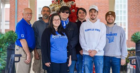 Glenville State College Student Government Association Members Decorate