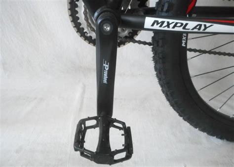 Um das fahrrad schnell und effektiv zu versenden, haben wir nur das vordere laufrad separat beigelegt und bei trekkingrädern zusätzlich den lenker quergestellt. Hohes dauerhaftes Rennen-Hardtail-Cross Country-Fahrrad ...