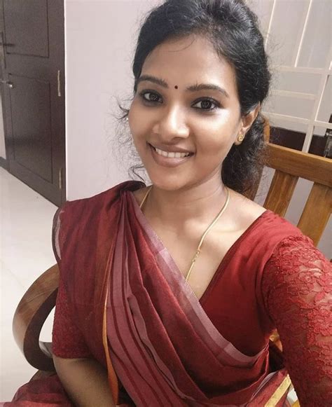 Cute Homely Tamil Girl With A Smiling Face Enchanting Tamil Girl With