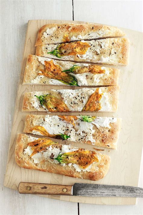 Melting the butter and mixing everything together, rather than cutting the butter into the flour, was a change i welcomed. 33 Easy Thanksgiving Appetizers - Best Recipes for ...