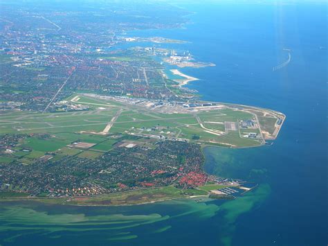 Filecopenhagen Airport And The Town Of Dragør Wikimedia Commons