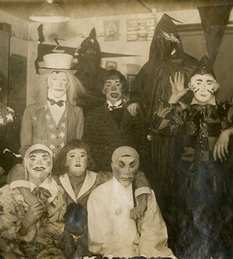 30 Creepy Vintage Halloween Costumes From The Early 1900s History Daily